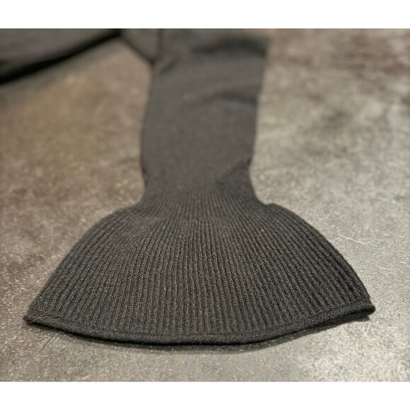 Alice + Olivia Black Crop Bell Sweater - Picture 6 of 7